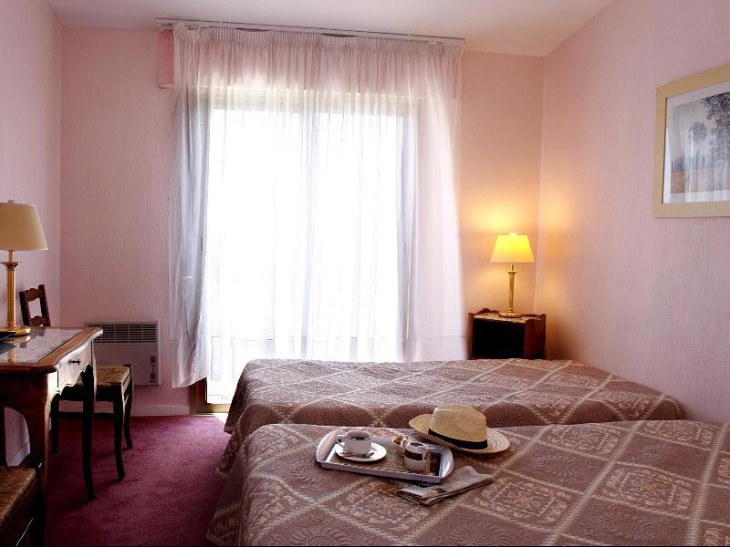 Logis Le Relais Imperial Hotel Saint-Vallier-de-Thiey Exterior foto